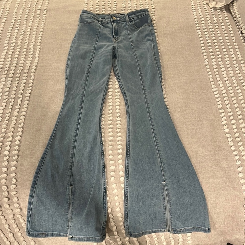 Hollister light blue high-waist flare leg jean. EUC